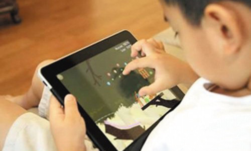 小孩暑假愛玩手機、iPad